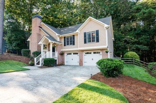 913 Fernwood Rd, Holly Springs, GA 30189-1520