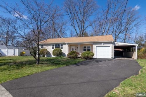 11 Blueberry Ct, Piscataway, NJ 08854-4501