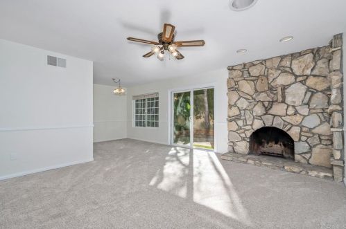 1094 Tarlo Ct, El Cajon, CA 92019-3132