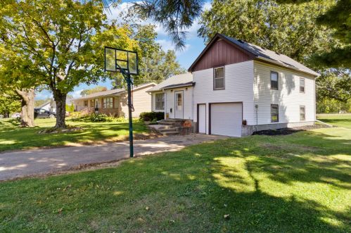 414 Maple Ave, Stratford, IL 61064-1876