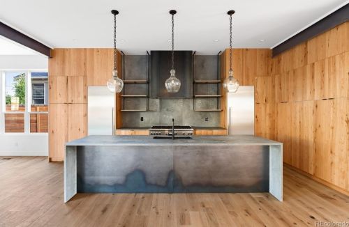 1061 Leyden St, Denver CO  80220-4636 exterior
