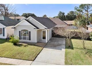 332 Commerce St, Gretna, LA 70056-7216