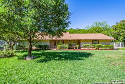 20267 Grass Creek Rd, San Antonio, TX 78266-2338