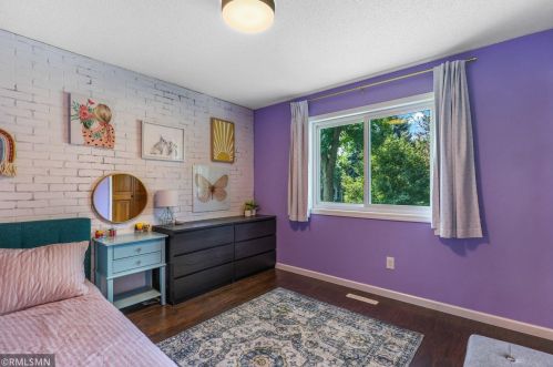 1357 Interlachen Dr, Saint Paul MN  55123-2159 exterior