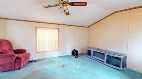 2 Kelly Ln, Coventry, RI 02816-4027