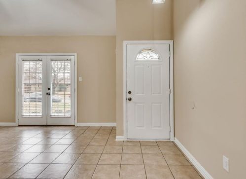 2009 Mill Pond Rd, Garland TX  75044-7617 exterior