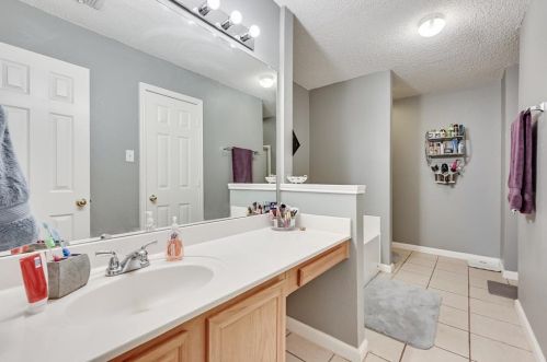 5724 Northfield Dr, Fort Worth TX  76179-3750 exterior