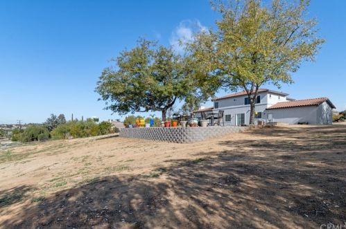 16523 Owl Tree Rd, Riverside CA  92504-9700 exterior