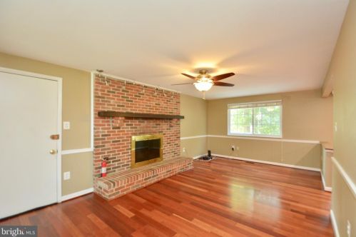 9001 Fox Lair Dr, Springfield VA  22015-2003 exterior