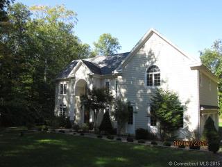 43 Chestnut Grv, Guilford, CT 06437-1383