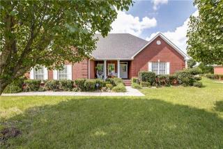 1709 Arrowhead Dr, Lebanon, TN 37087-4852