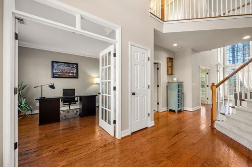 1075 Queensgate Dr, Smyrna GA  30082-6400 exterior