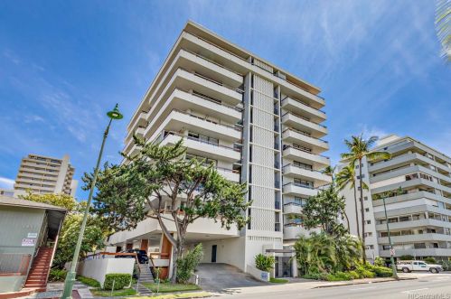 2029 Ala Wai Blvd, Honolulu HI  96815-2064 exterior