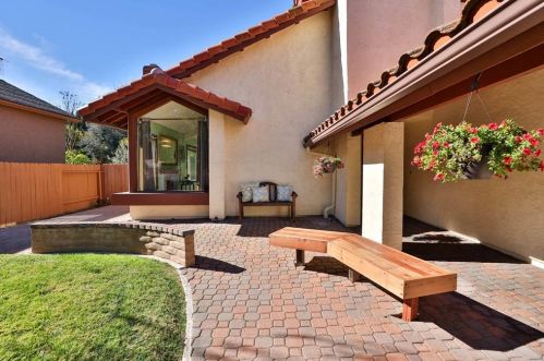 402 Delage Dr, Encinitas, CA 92024-4725