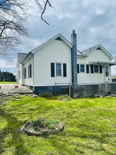 436 Granite St, Mount Airy, NC 27030-4538
