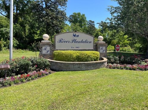 612 Arkansas Park, Conroe, TX 77302-3008