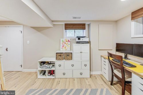 1506 Live Oak Dr, Silver Spring MD 20910-1543 exterior