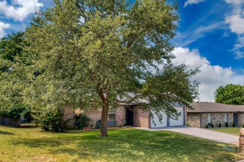 740 Admiralty Way, Fort Worth, TX 76108-4001