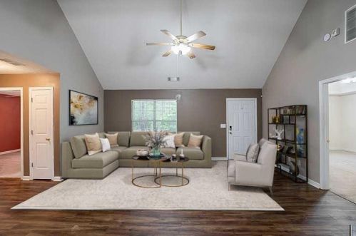 1017 New Hope Rd, Locust Grove, GA 30248-2233