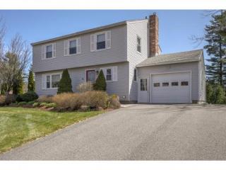 4 Monterey Ave, Nashua, NH 03064-1140