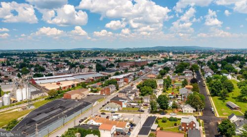 1722 King St, York PA  17404-5619 exterior