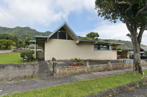 3252 Pakanu St, Honolulu, HI 96822-1340