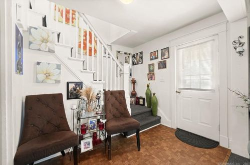 18 Lincoln Ave, Norwalk, CT 06854-3710