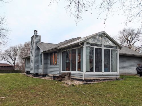 26121 Maple Ave, Antioch, IL 60002-9225