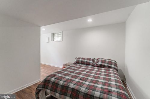 9914 Capitol View Ave, Silver Spring MD 20910-1033 exterior