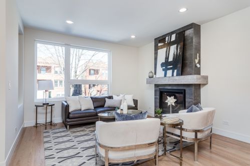5759 Ainslie St, Chicago, IL 60630-2018