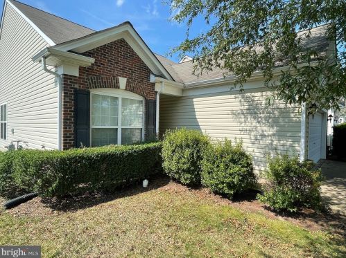 8 Lucketts Dr, Fredericksburg, VA 22406-8425