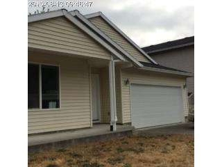 921 Mariners Loop, Portland OR  97211-1575 exterior