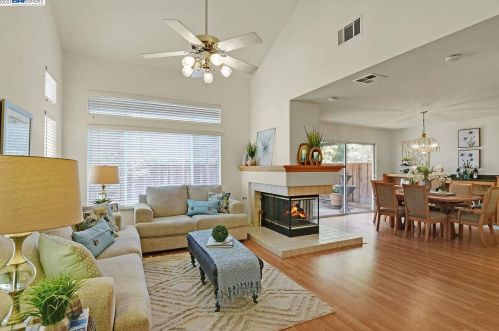 210 Bellflower Dr, San Ramon, CA 94582-5636