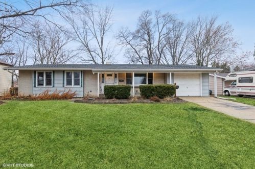 632 Coventry Ln, Bull Valley, IL 60014-7508