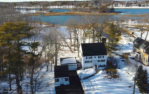 300 Pioneer Rd, Rye, NH 03870-2128