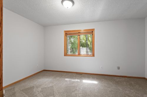 15864 Garden View Ct, Saint Paul MN  55124-7015 exterior