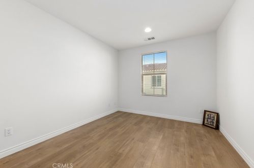 58 Latitude, Irvine CA  92618-8821 exterior