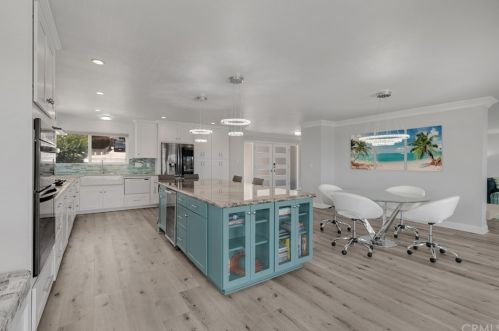 450 25 St, Upland CA 91784-8338 exterior