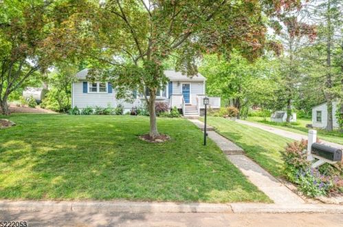 5 Cedar Ter, Dover NJ  07869-4802 exterior