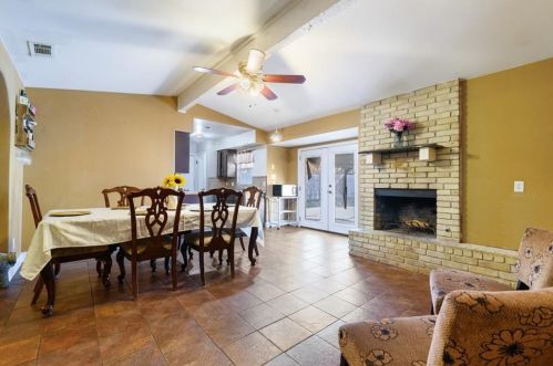 2110 Brandywine Ln, Austin TX  78727-4303 exterior