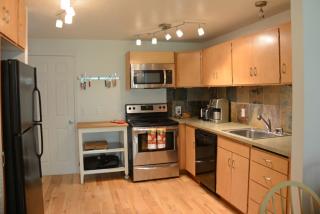 1444 Quaker St, Eugene OR  97402-6603 exterior