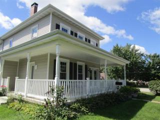 306 North St, Geneseo, IL 61254-1437