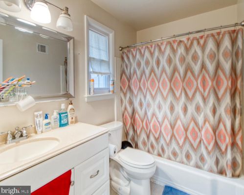 1008 Robroy Dr, Silver Spring MD exterior