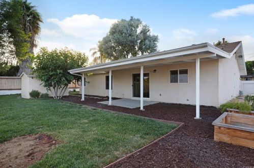 338 Plaza De Benito Juarez, Vista CA  92083-3549 exterior