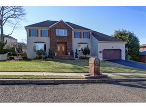 67 Douglas St, Sayreville, NJ 08872-1610