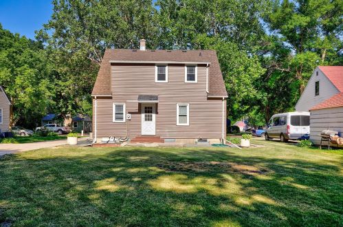 305 1st Ave, Truman, MN 56088-1131