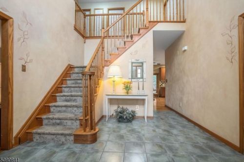 15 Victoria Ln, Morristown, NJ 07960-6450