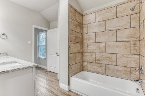 1308 Lagonda Ave, Fort Worth TX  76164-8614 exterior