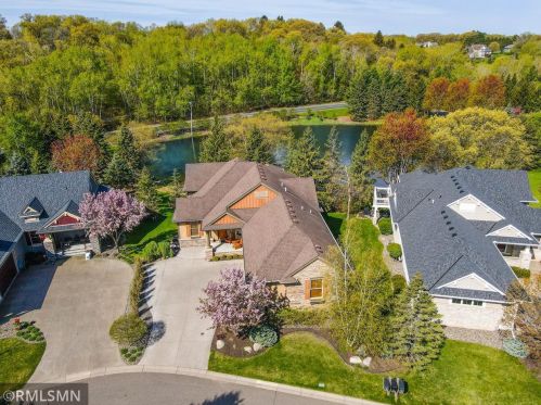 5 Hawthorne Ct, Saint Paul MN  55127-6476 exterior