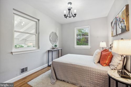 815 Davis Ave, Silver Spring MD 20912-6472 exterior